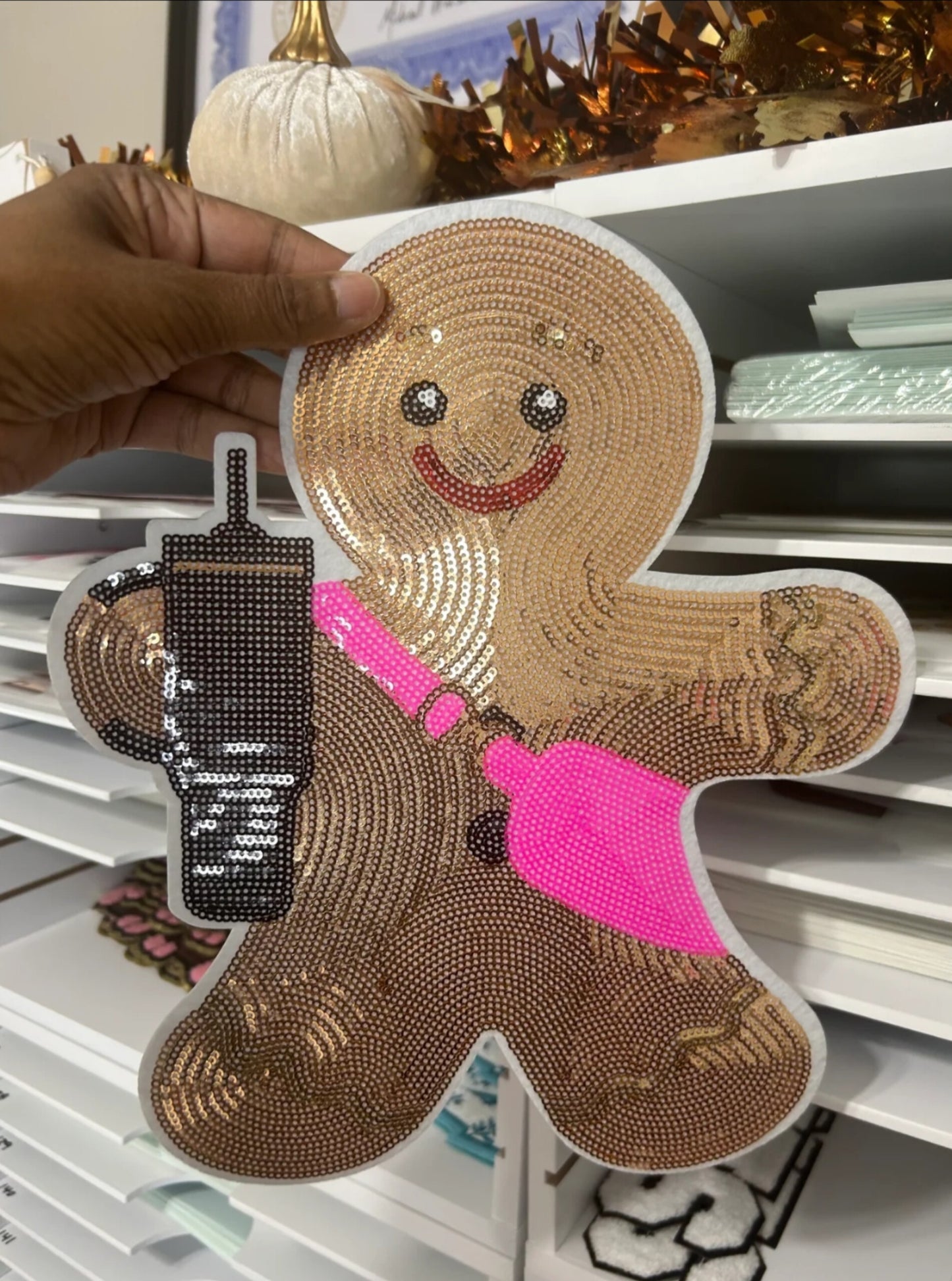 CHENEILLE PATCH(GINGERBREAD) CREWNECK